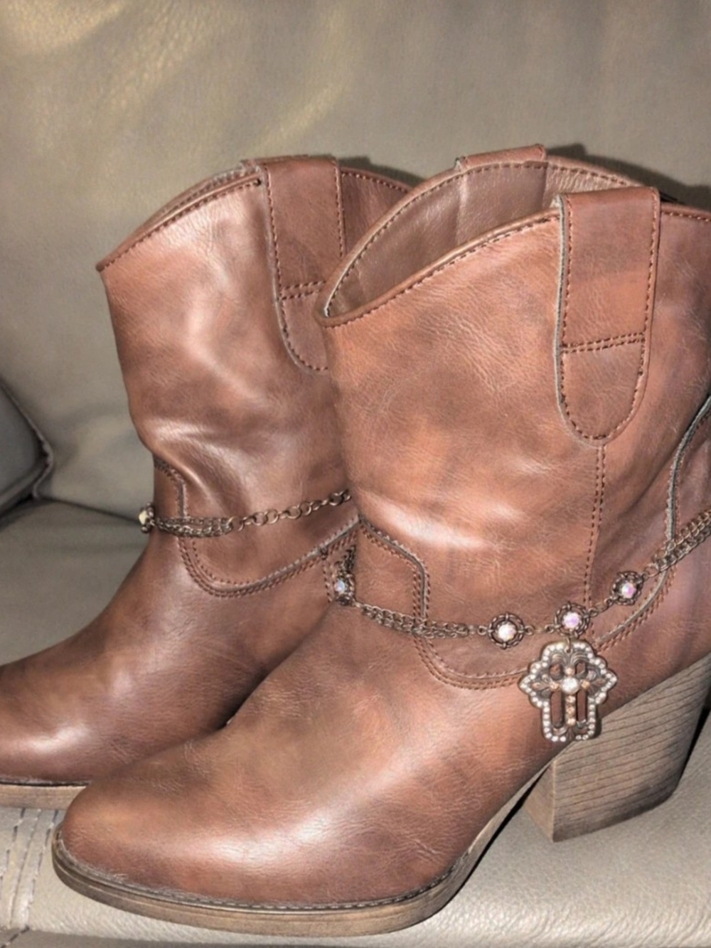Madden Girl Women's Brown Western Ankle Boots with Decorative Chain Size 8.5